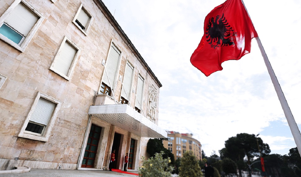 Qeveria i hap rrugen importit te mbetjeve jo te rrezikshme, lista propozohet nga Ministria e Mjedisi